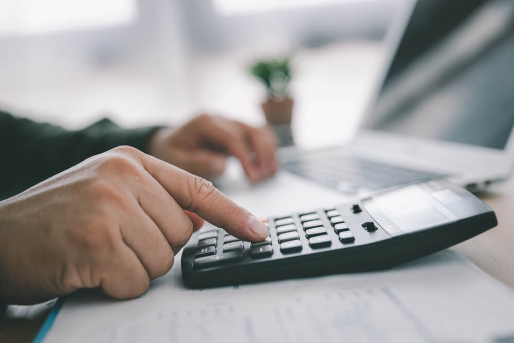 Como a taxa de administração de consórcio é calculada